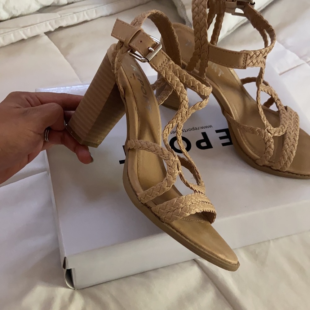 Nude heels - Picture 2 of 3